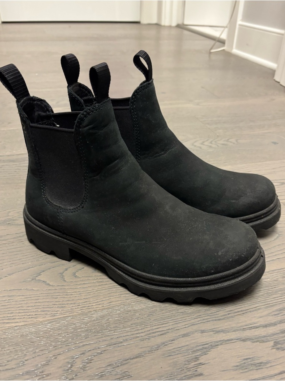 Women’s Black Ecco Chelsea Boots
